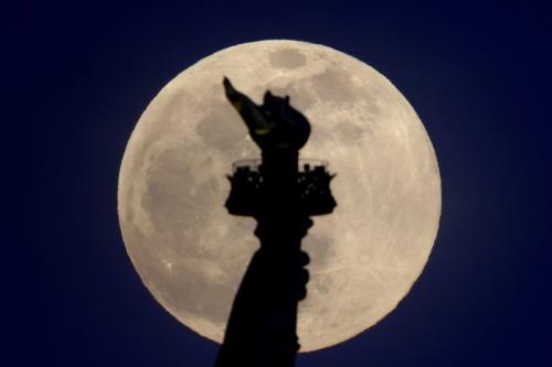 Year s conclusive supermoon rises thursday